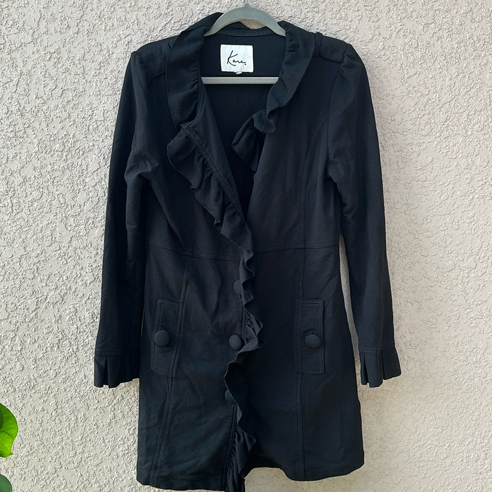 Black Ruffle Coat M